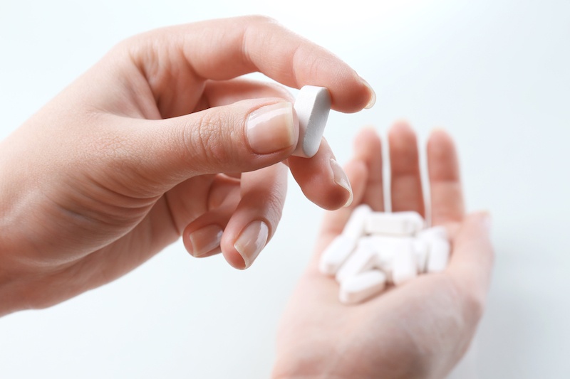 taking-magnesium-pills.jpg
